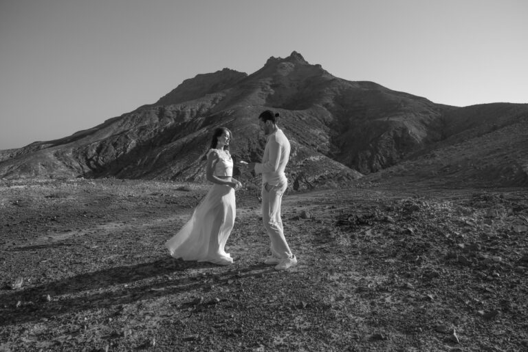 Elopement_Wedding-Destination_Fuerteventura_Mountains_Annette-Boon-9568