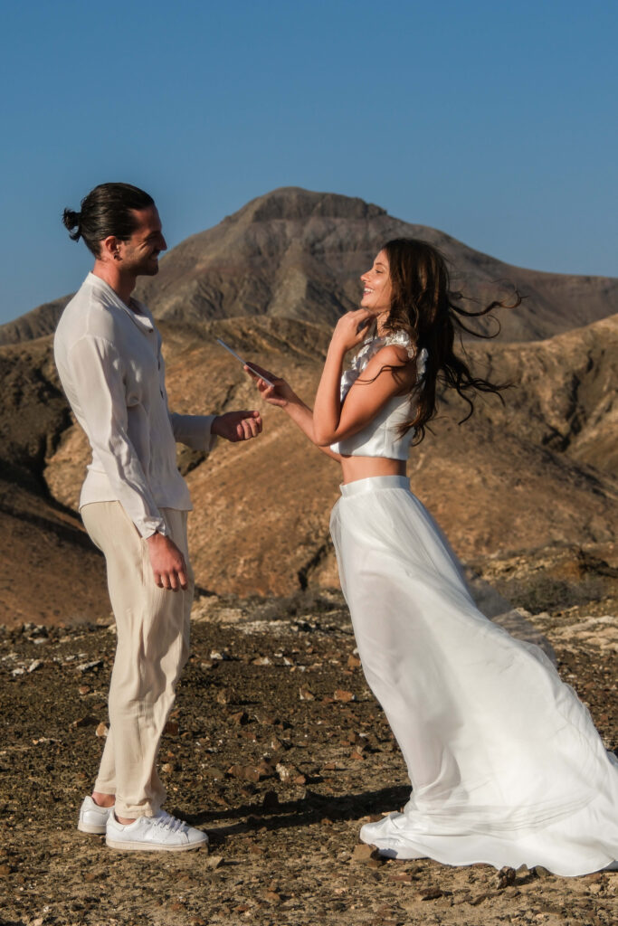 Elopement_Wedding_Spain_Fuerteventura_Mountains_Annette-Boon_141